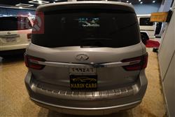 Infiniti QX80